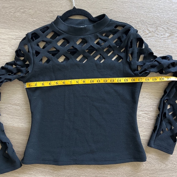 Clasi Mock Neck Cage Yoke & Sleeve Top - Picture 6 of 7